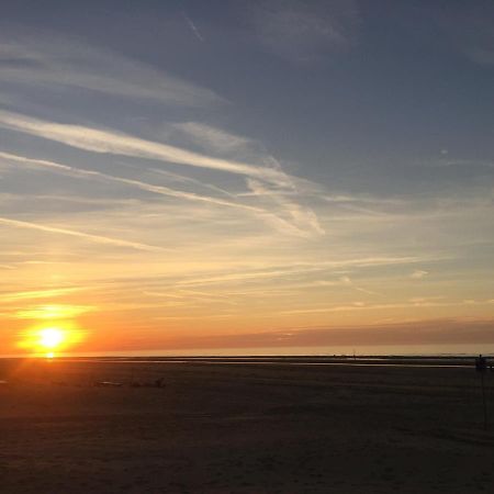 Appartement Op Het Strand, Enfin, Zo Goed Als... Koksijde Esterno foto