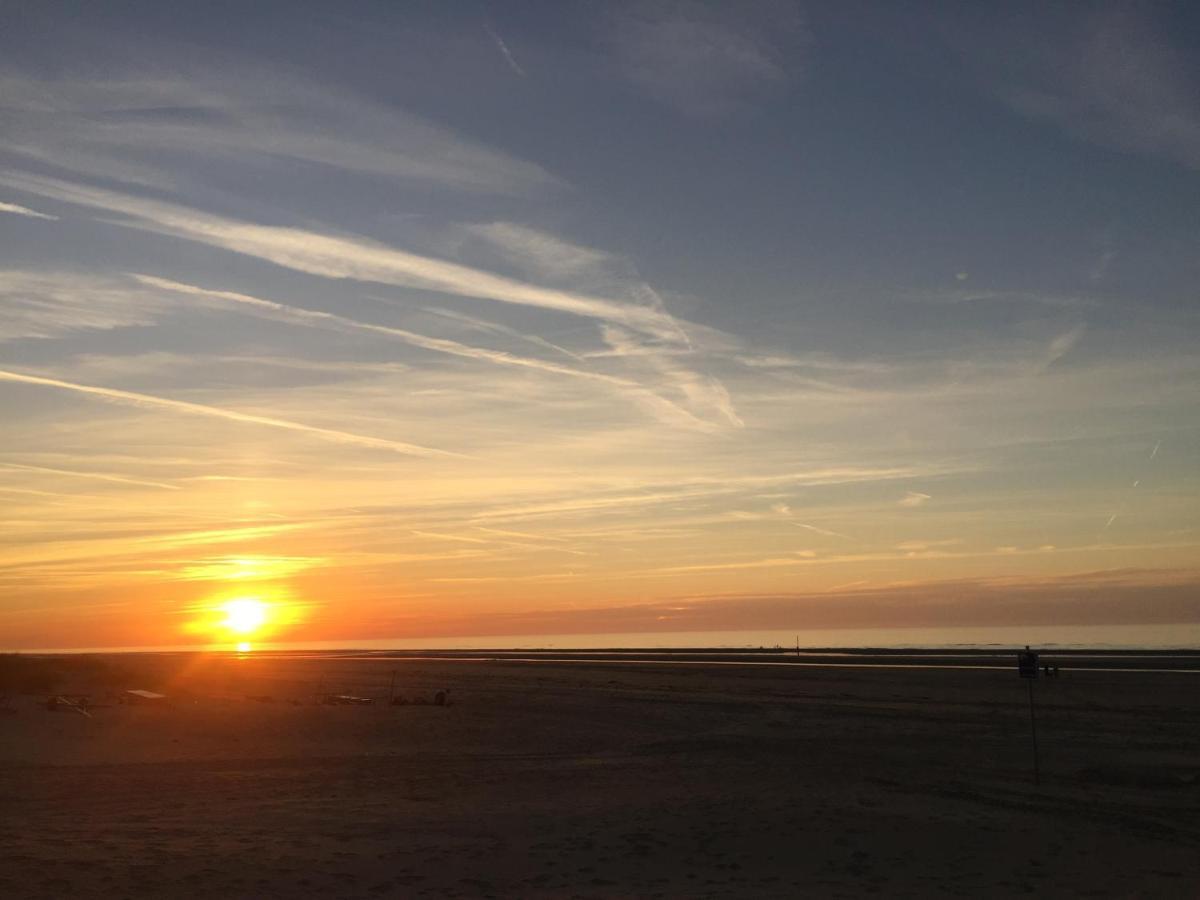Appartement Op Het Strand, Enfin, Zo Goed Als... Koksijde Esterno foto